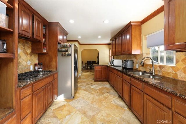 7802 Adwen, Downey, CA 90241