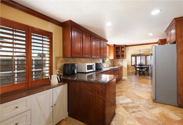 7802 Adwen, Downey, CA 90241