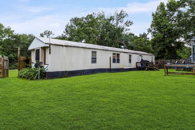 158 Cedar Valley Road, Livingston, TX 77351