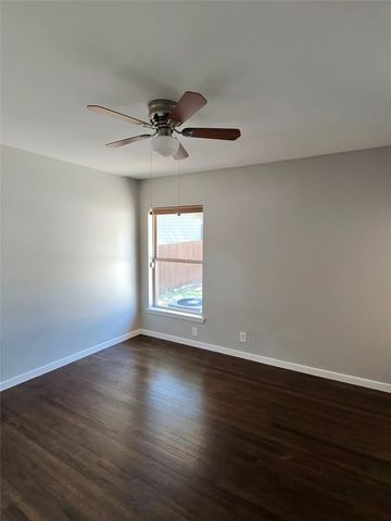3241 S Edgefield Avenue, Dallas, TX 75224