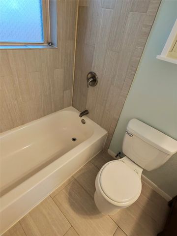 3241 S Edgefield Avenue, Dallas, TX 75224