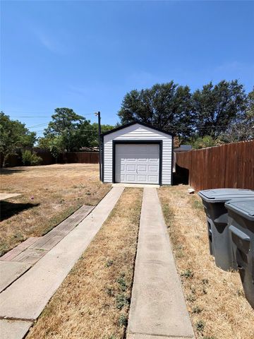 3241 S Edgefield Avenue, Dallas, TX 75224