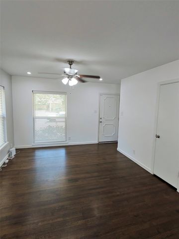 3241 S Edgefield Avenue, Dallas, TX 75224