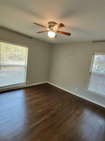 3241 S Edgefield Avenue, Dallas, TX 75224