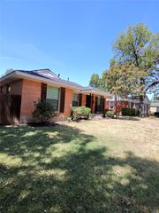 3241 S Edgefield Avenue, Dallas, TX 75224