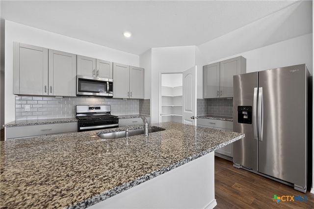 326 N Richland Drive, Lockhart, TX 78644