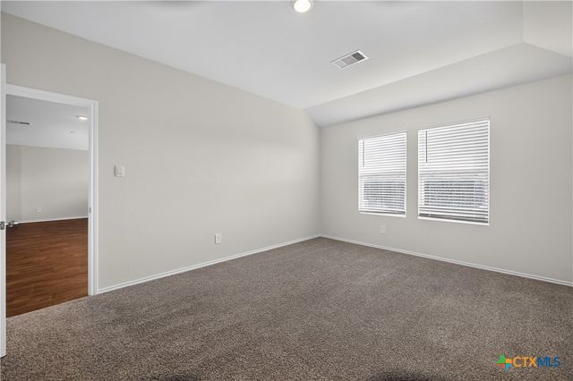 326 N Richland Drive, Lockhart, TX 78644