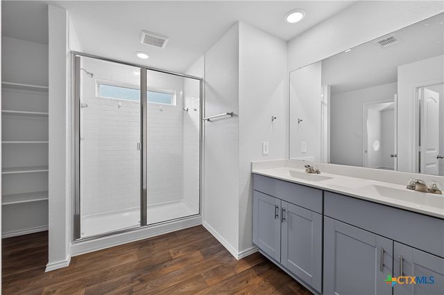 326 N Richland Drive, Lockhart, TX 78644