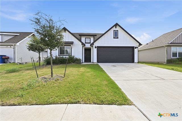 326 N Richland Drive, Lockhart, TX 78644