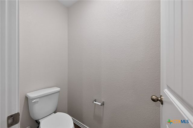 326 N Richland Drive, Lockhart, TX 78644