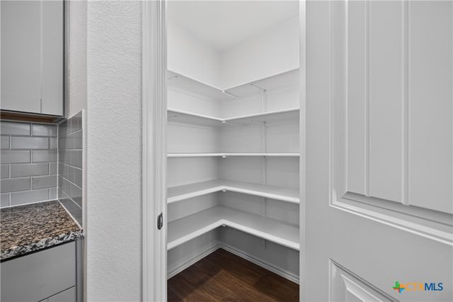 326 N Richland Drive, Lockhart, TX 78644