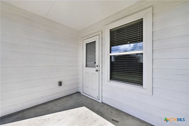 326 N Richland Drive, Lockhart, TX 78644