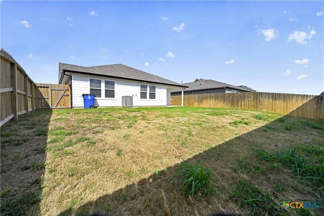 326 N Richland Drive, Lockhart, TX 78644
