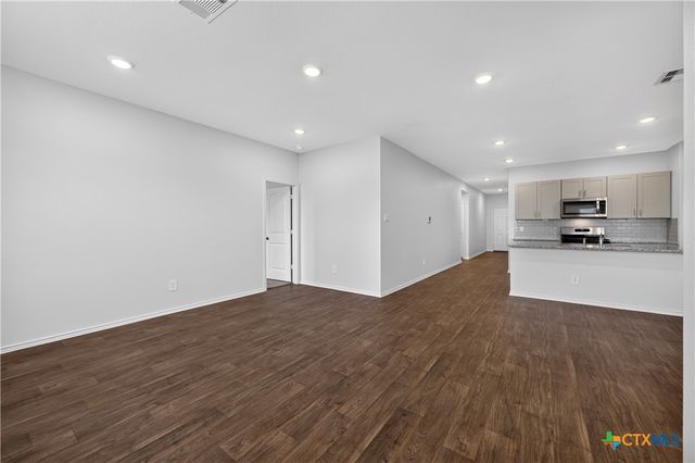 326 N Richland Drive, Lockhart, TX 78644