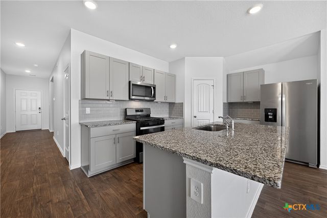 326 N Richland Drive, Lockhart, TX 78644