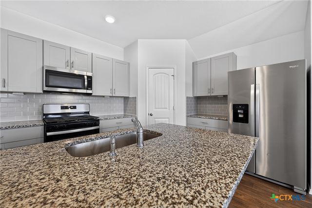 326 N Richland Drive, Lockhart, TX 78644