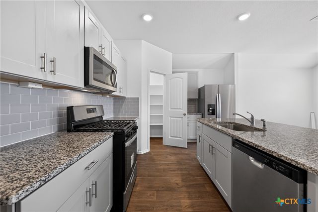 326 N Richland Drive, Lockhart, TX 78644