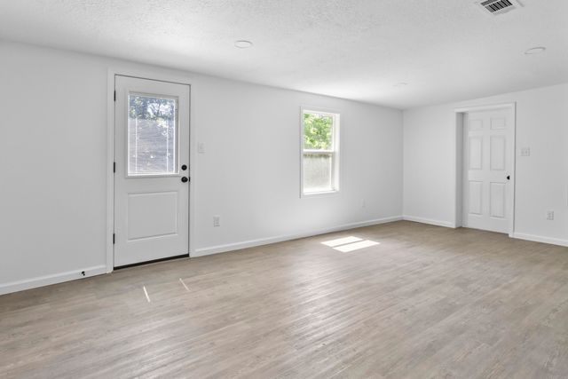 1409 S 11th, Leesville, LA 71446