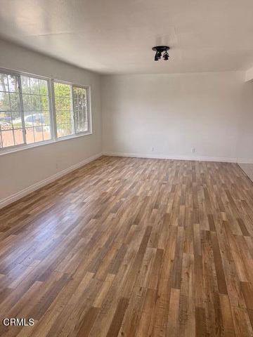 541 Glacier Avenue, Oxnard, CA 93033