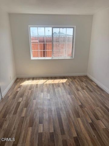 541 Glacier Avenue, Oxnard, CA 93033