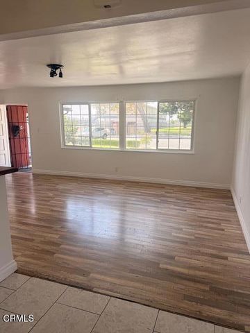 541 Glacier Avenue, Oxnard, CA 93033