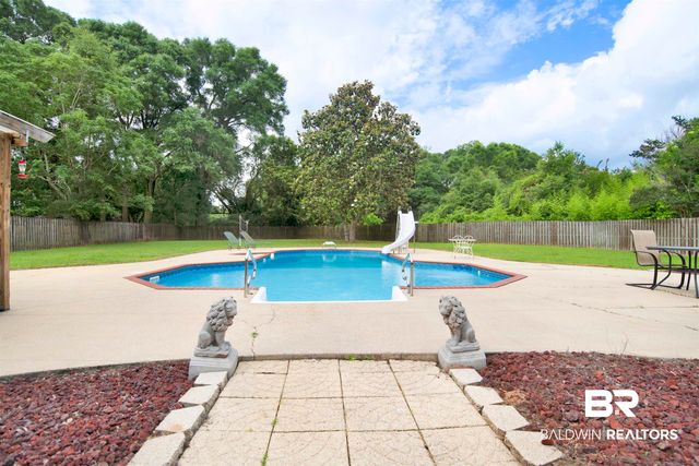 8847 S Dawes Lake Road, Mobile, AL 36619