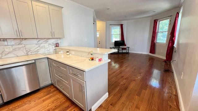 54 Crescent Ave 1, Malden, MA 02148