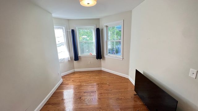 54 Crescent Ave 1, Malden, MA 02148