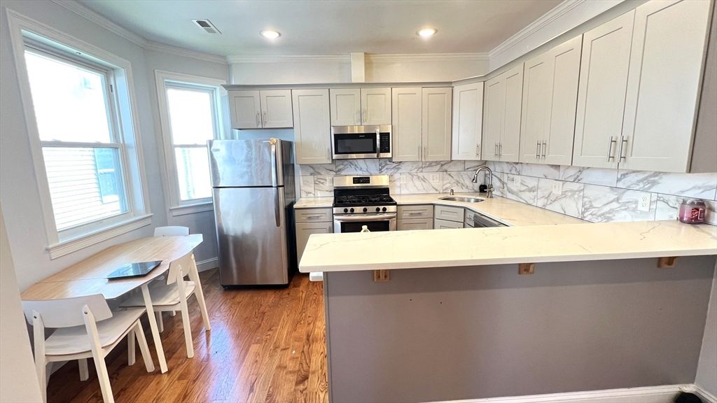 54 Crescent Ave 1, Malden, MA 02148