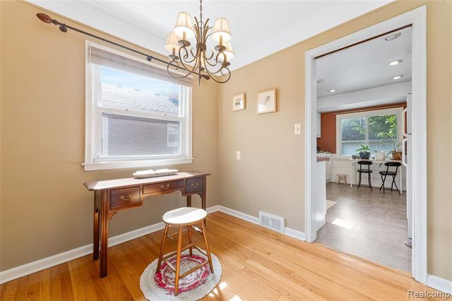 437 W Sunnybrook Drive, Royal Oak, MI 48073