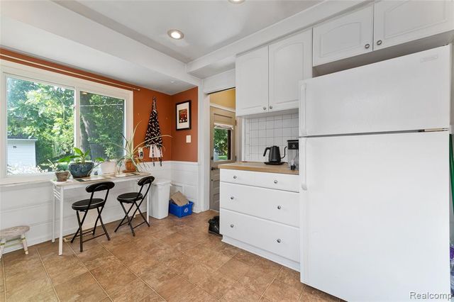 437 W Sunnybrook Drive, Royal Oak, MI 48073