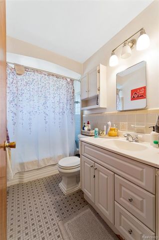 437 W Sunnybrook Drive, Royal Oak, MI 48073