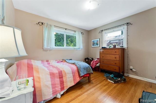 437 W Sunnybrook Drive, Royal Oak, MI 48073