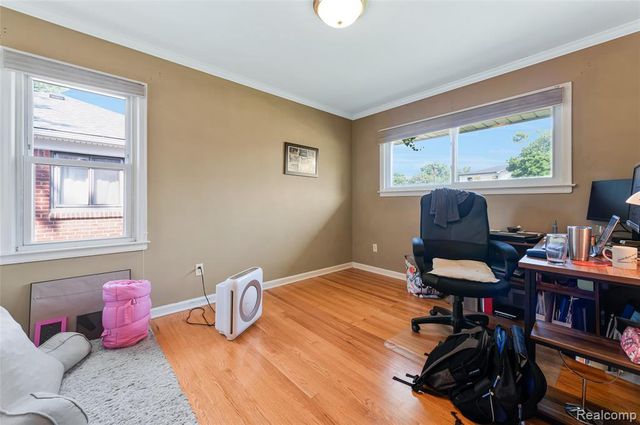 437 W Sunnybrook Drive, Royal Oak, MI 48073