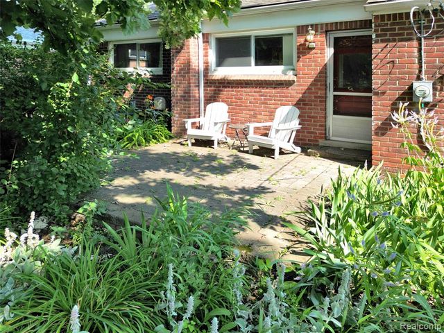437 W Sunnybrook Drive, Royal Oak, MI 48073