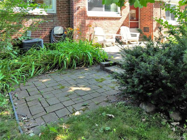 437 W Sunnybrook Drive, Royal Oak, MI 48073