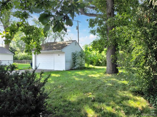 437 W Sunnybrook Drive, Royal Oak, MI 48073