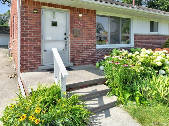 437 W Sunnybrook Drive, Royal Oak, MI 48073