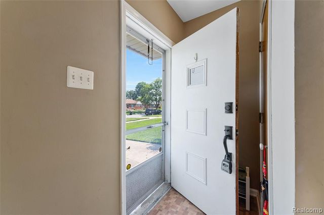 437 W Sunnybrook Drive, Royal Oak, MI 48073