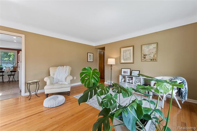 437 W Sunnybrook Drive, Royal Oak, MI 48073