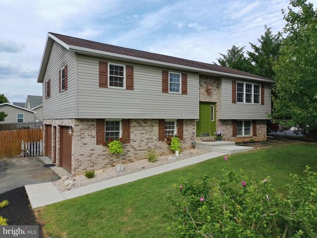1265 ASHTON DR, Shippensburg, PA 17257