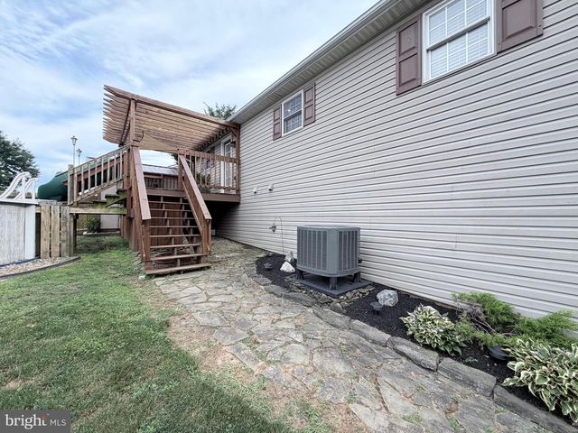 1265 ASHTON DR, Shippensburg, PA 17257