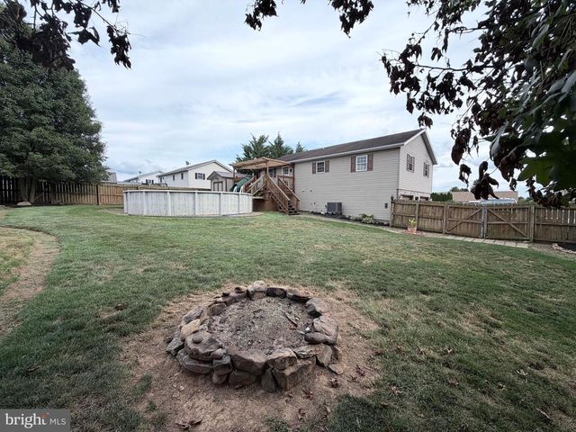 1265 ASHTON DR, Shippensburg, PA 17257