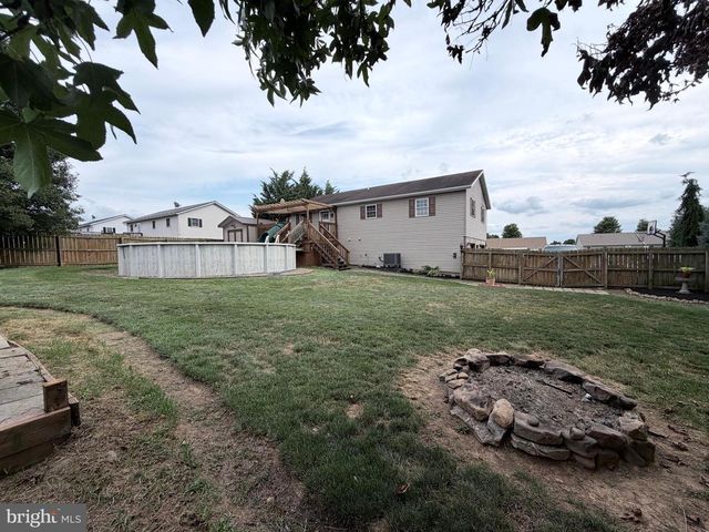 1265 ASHTON DR, Shippensburg, PA 17257