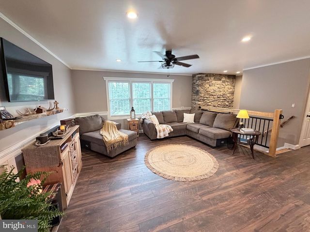 1265 ASHTON DR, Shippensburg, PA 17257