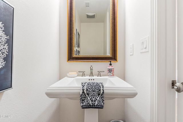 4126 Harbour Island Lane, Oxnard, CA 93035