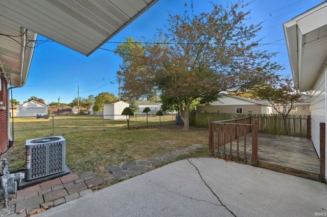 2422 Stanford Avenue, Fort Wayne, IN 46808