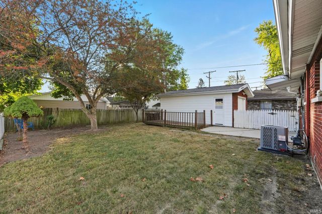 2422 Stanford Avenue, Fort Wayne, IN 46808