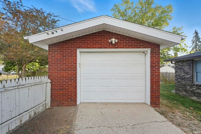 2422 Stanford Avenue, Fort Wayne, IN 46808