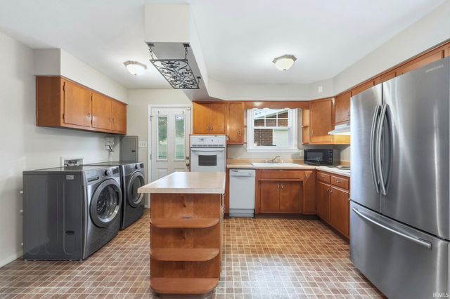 2422 Stanford Avenue, Fort Wayne, IN 46808